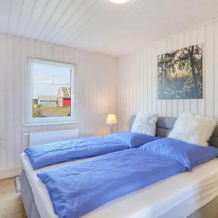 2 Bedroom Amazing In Holiday home