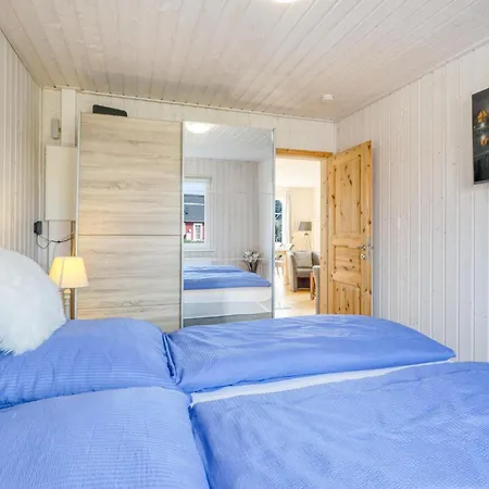 2 Bedroom Amazing In Holiday home *