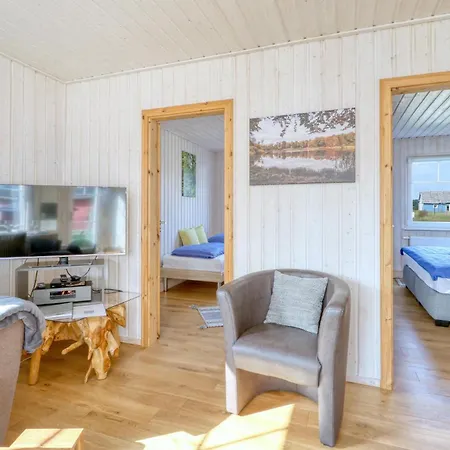2 Bedroom Amazing In Holiday home Zerpenschleuse